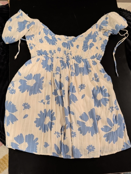 American Eagle Outfitters Dresses & Skirts - American Eagle Outfitters White and Light Blue Floral Smocked Top